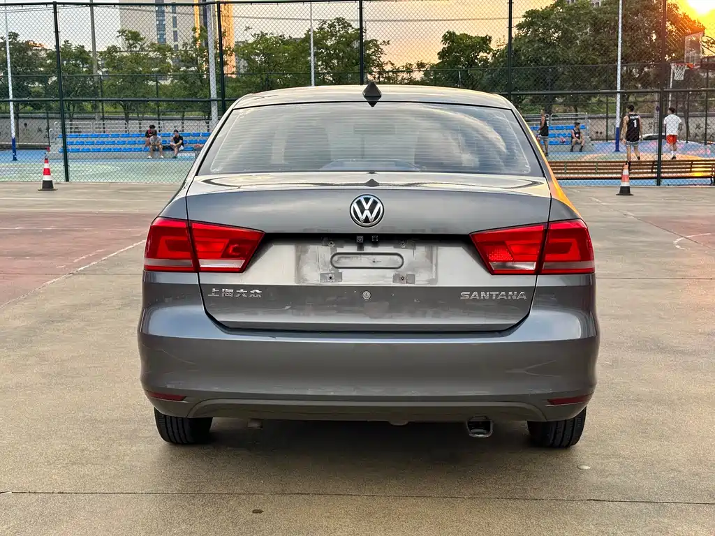 Volkswagen Santana 2013