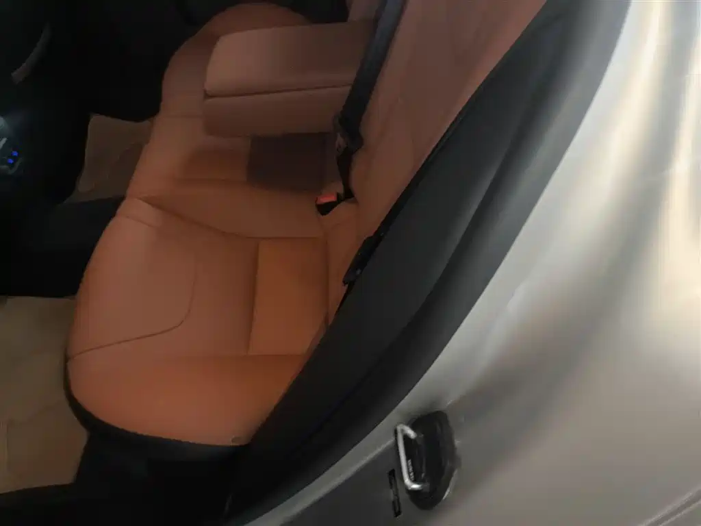Volvo S60 2019 — фото 13