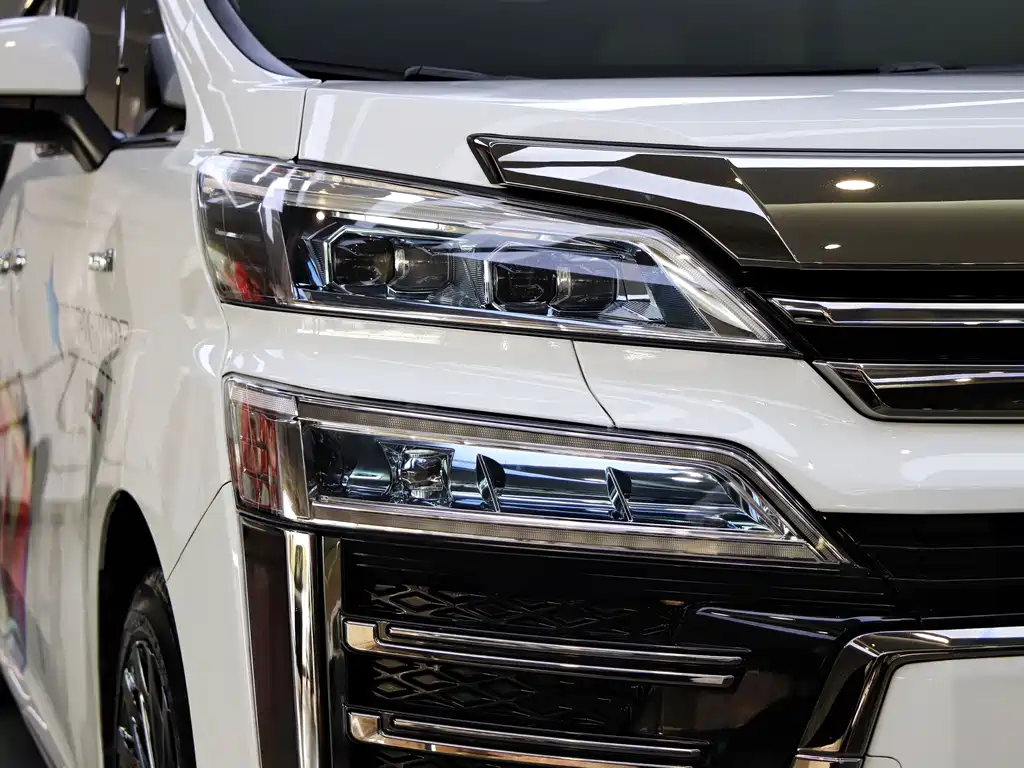 Toyota Vellfire 2022 — фото 31