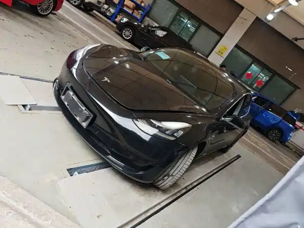 Tesla Model 3 2020