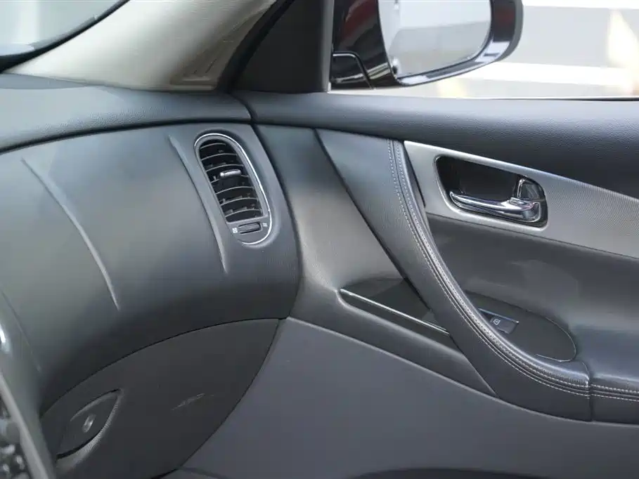Infiniti QX50 2016 — фото 11