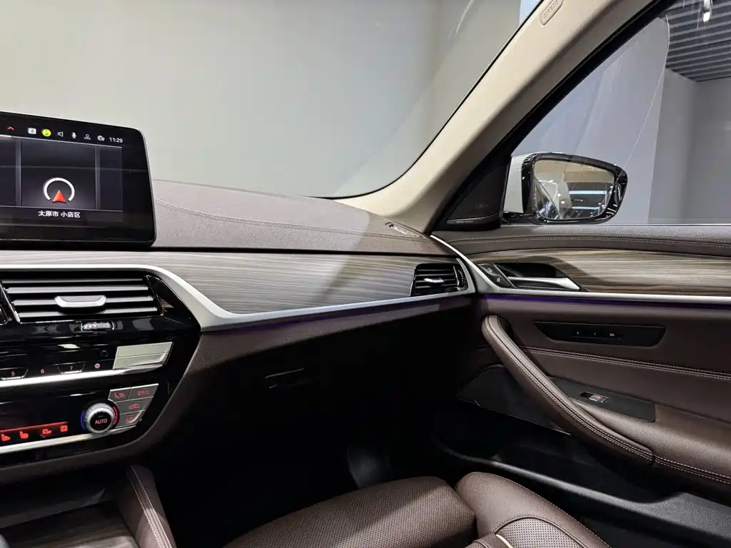 BMW 5 Series 2023 — фото 22