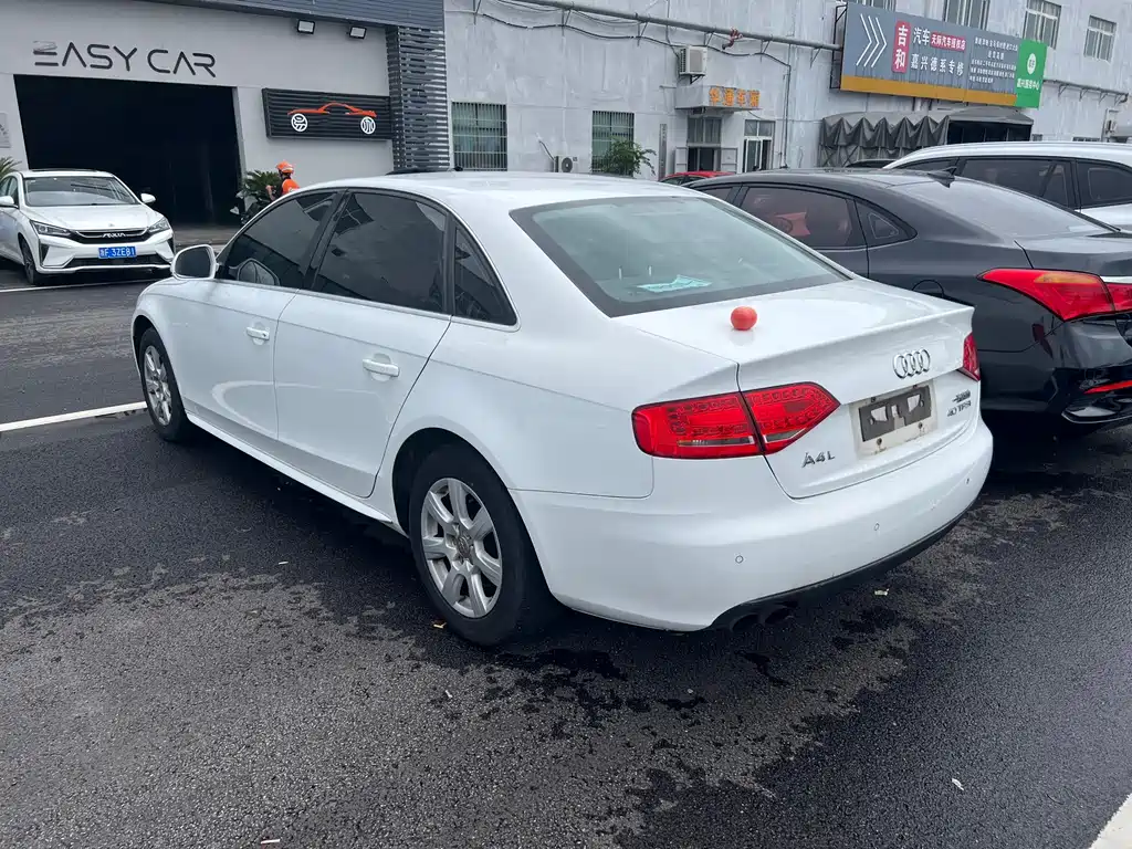 Audi A4L 2011