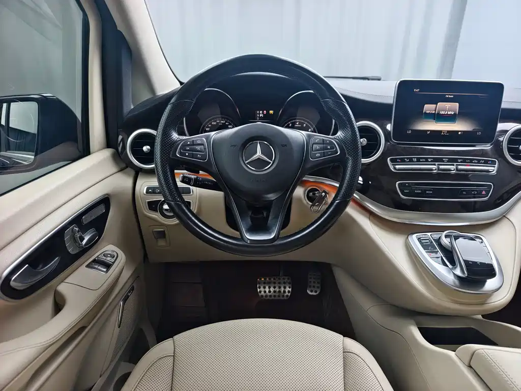 Mercedes-Benz V-Class 2020 — фото 14