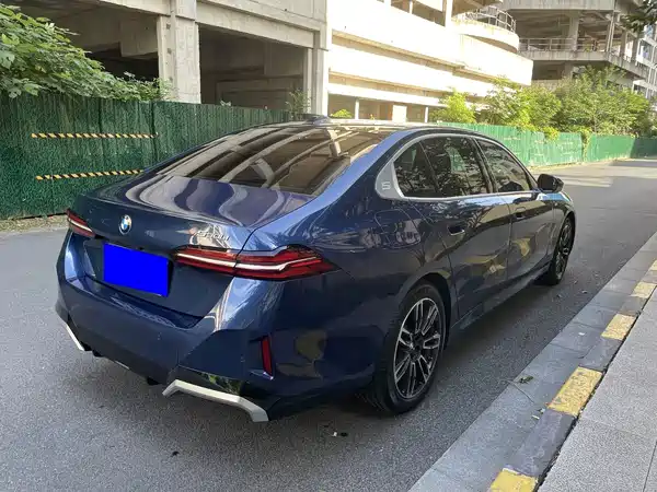 BMW 5 Series 2024