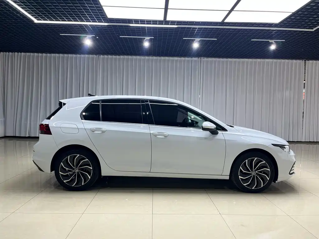 Volkswagen Golf 2021