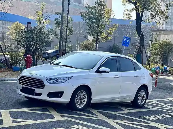 Ford Escort 2015