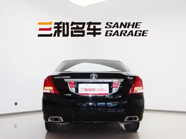 Toyota Crown 2012