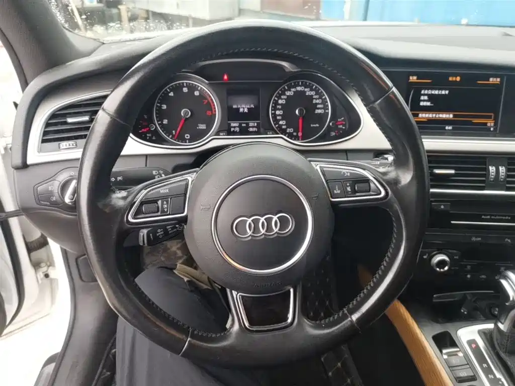 Audi A4L 2016 — фото 11