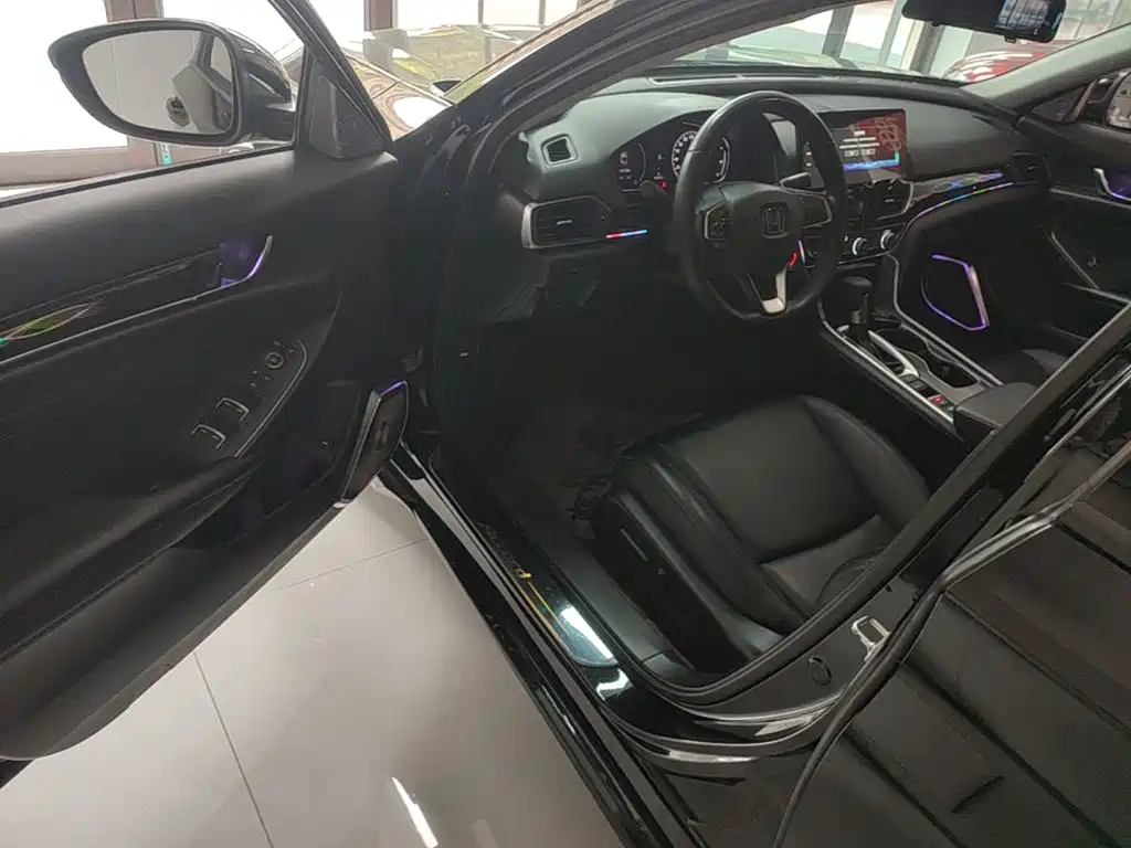 Honda Accord 2022 — фото 16