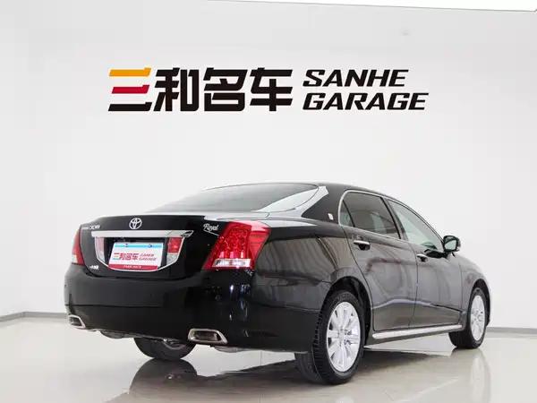 Toyota Crown 2012