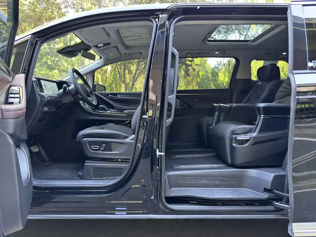 GAC Motor Trumpchi M8 2025 — фото 10