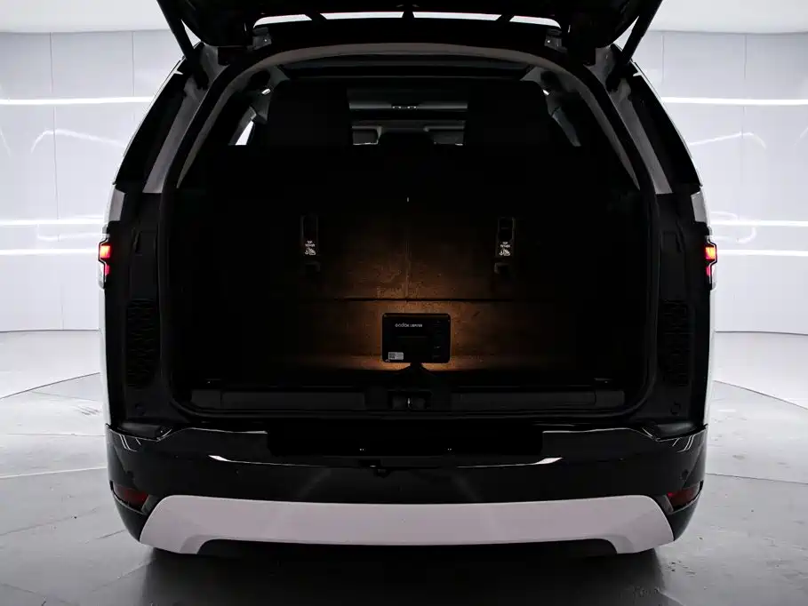 Land Rover Discovery 2023 — фото 19