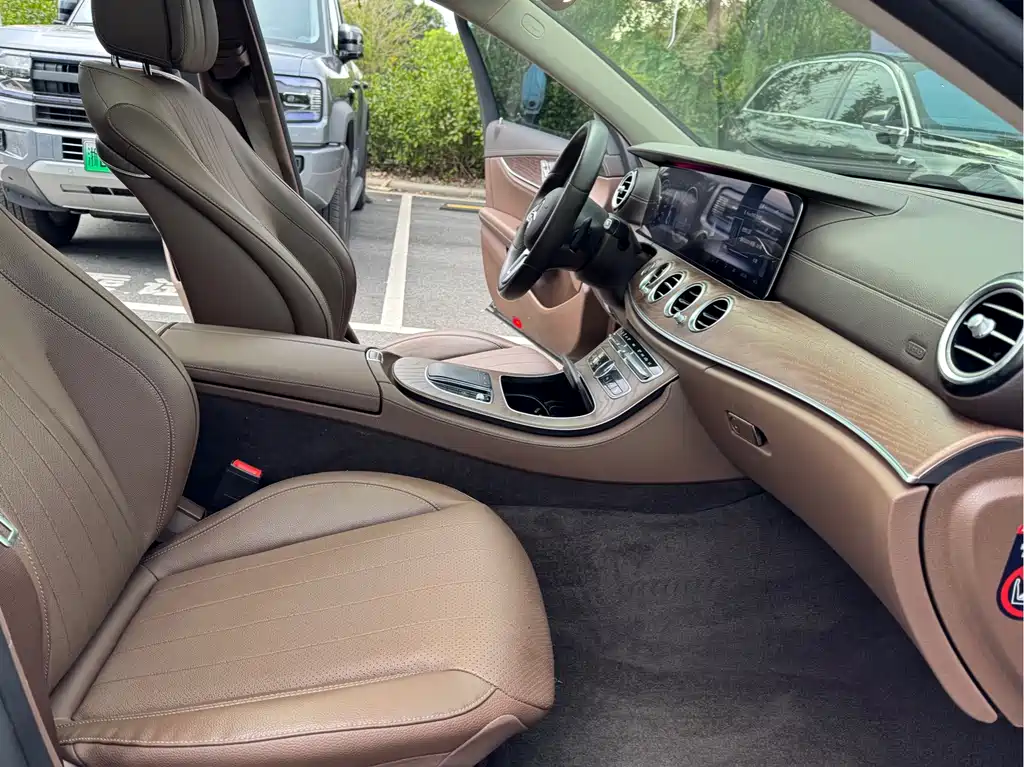 Mercedes-Benz E-Class 2020 — фото 12