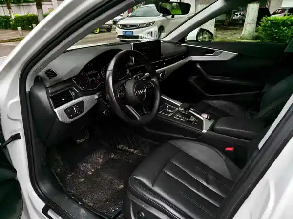 Audi A4L 2017