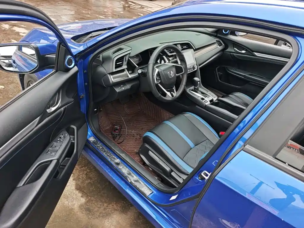 Honda Civic 2019 — фото 12