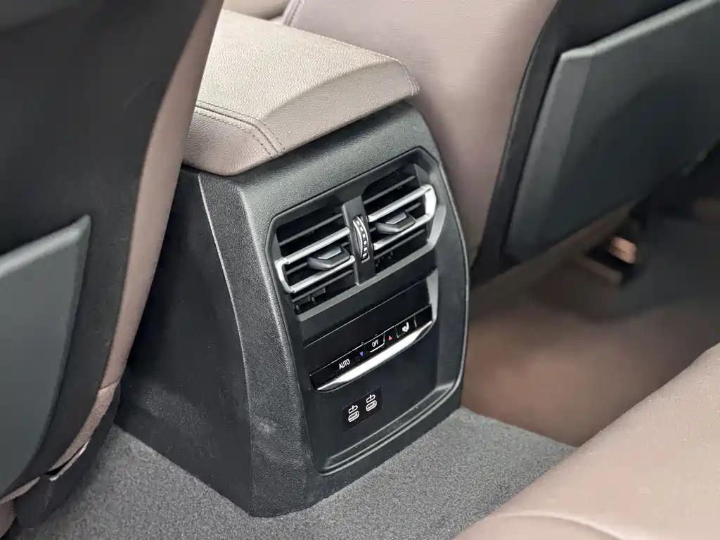 BMW 3 Series 2021 — фото 11