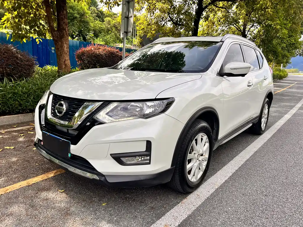 Nissan X-Trail 2017 — фото 1