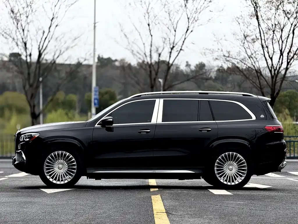 Mercedes-Benz GLS 2024 — фото 3