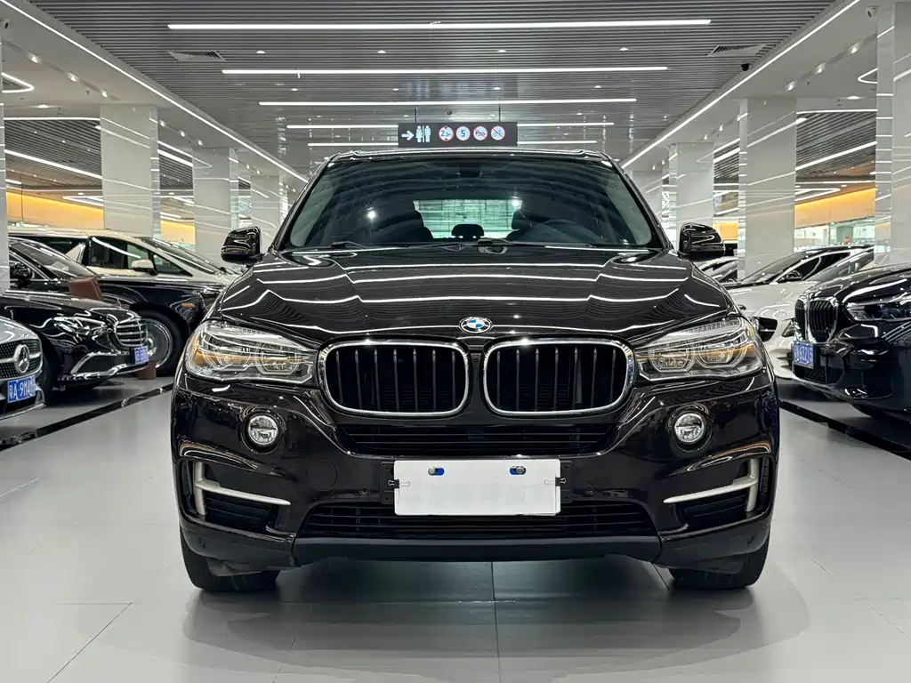 BMW X5 2018 — фото 2