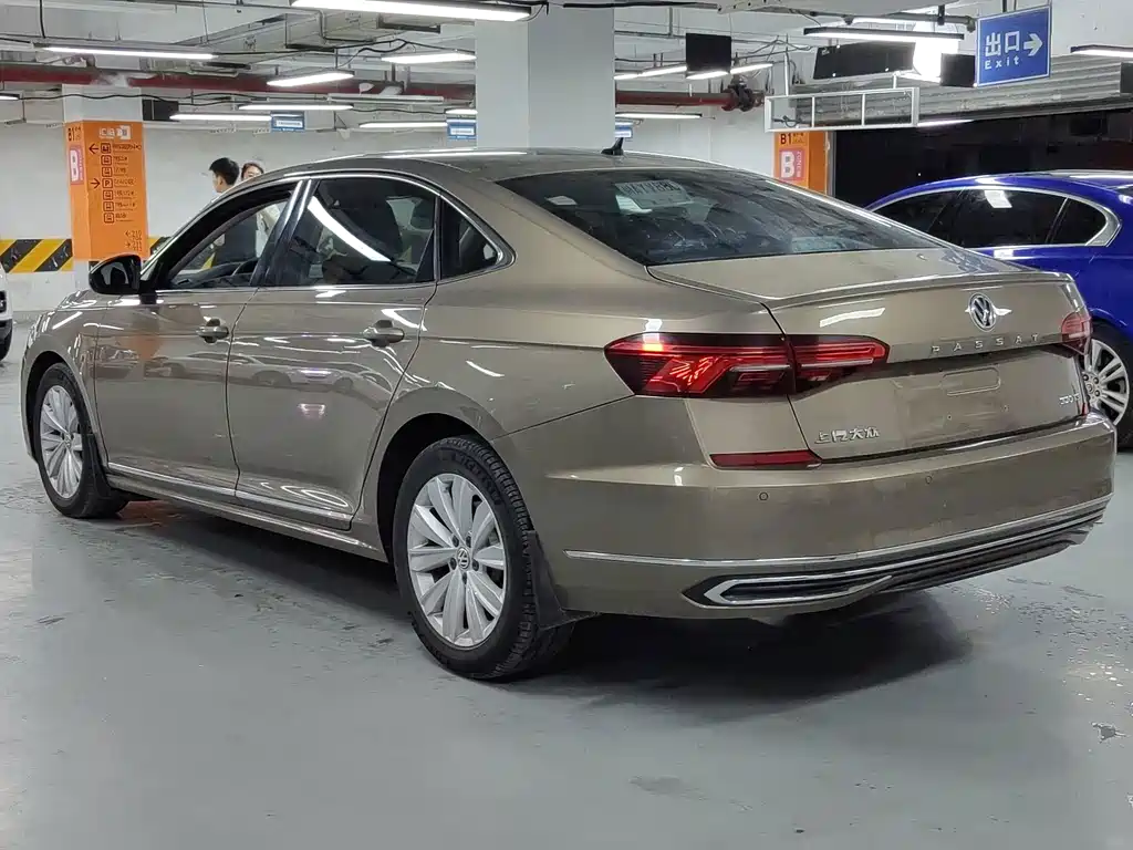 Volkswagen Passat 2019 — фото 16