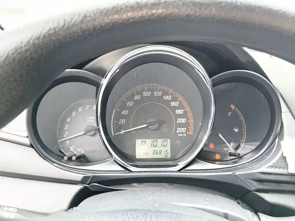 Toyota Yaris L 2021 — фото 12