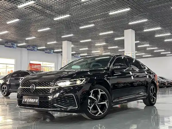 Volkswagen Passat 2022