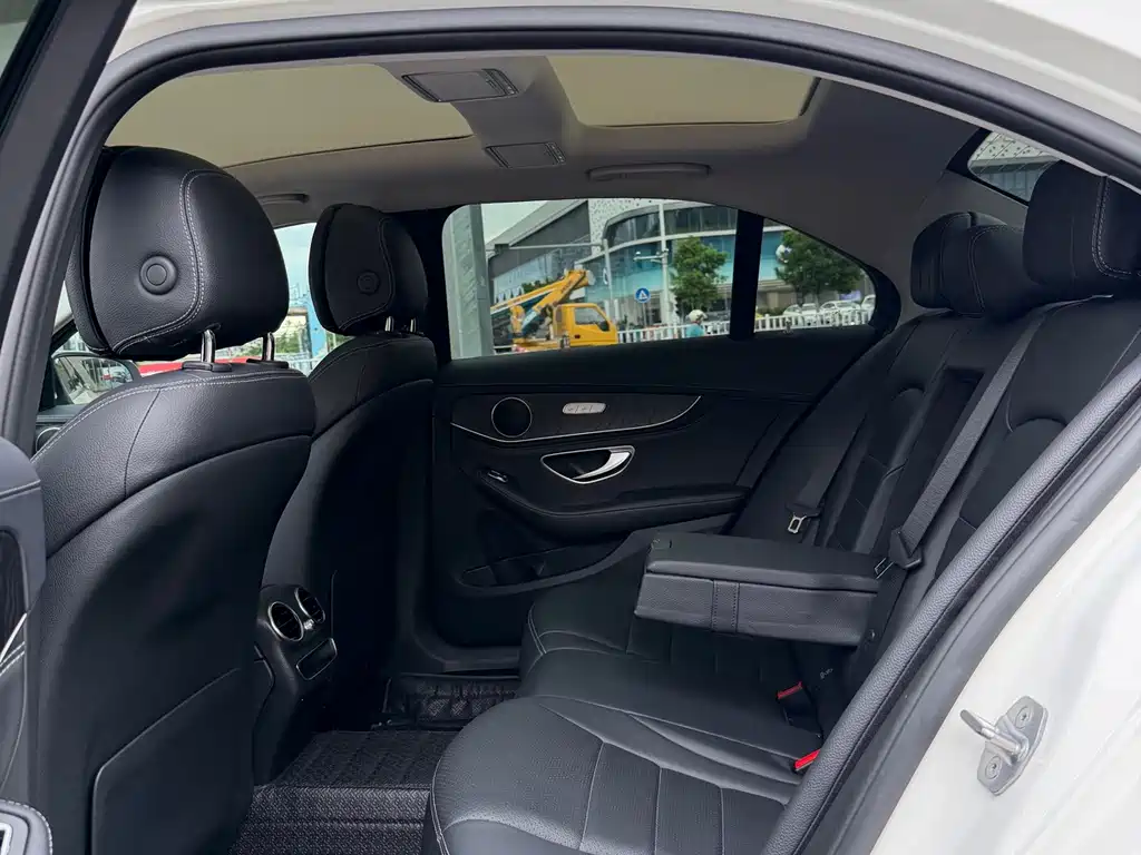 Mercedes-Benz C-Class 2019 — фото 7