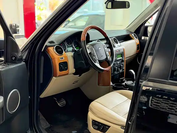 Land Rover Discovery 2010