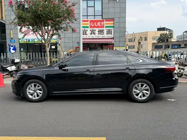 Volkswagen Passat 2022