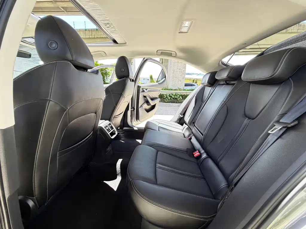 Skoda Octavia 2022 — фото 10