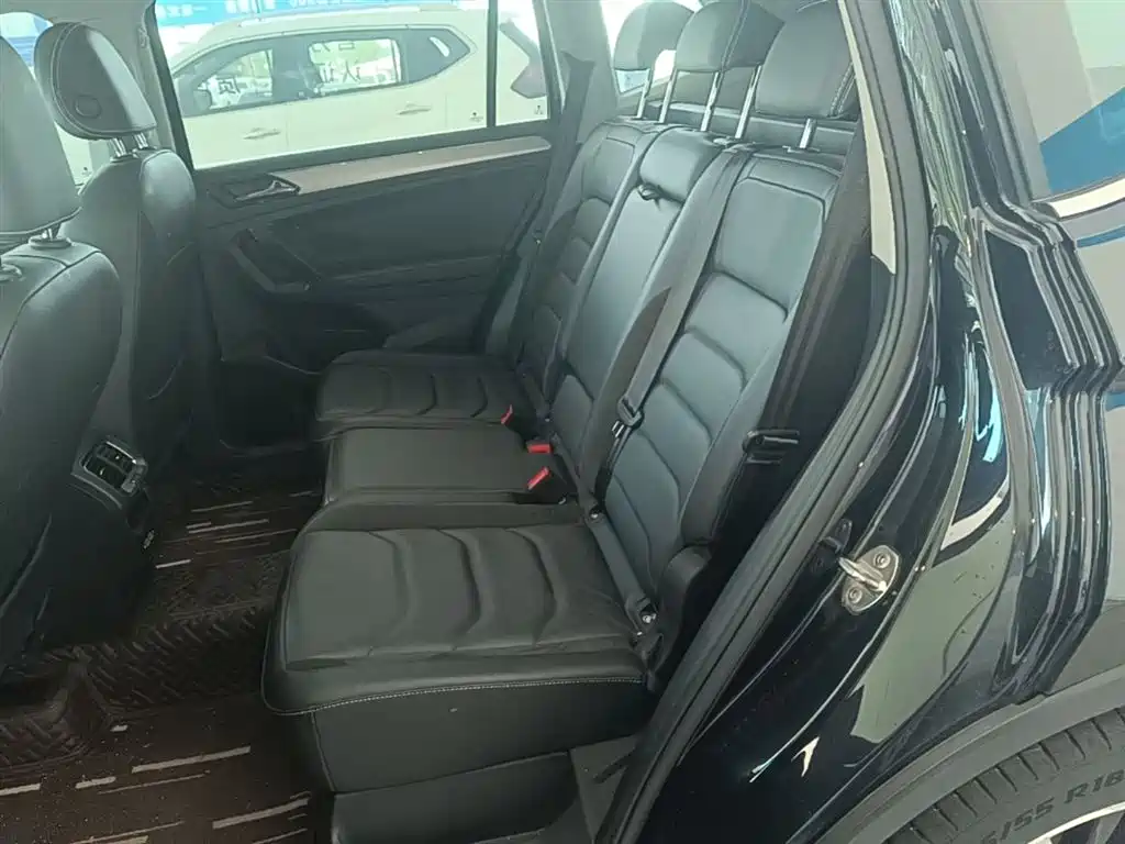 Volkswagen Tiguan L 2020 — фото 17