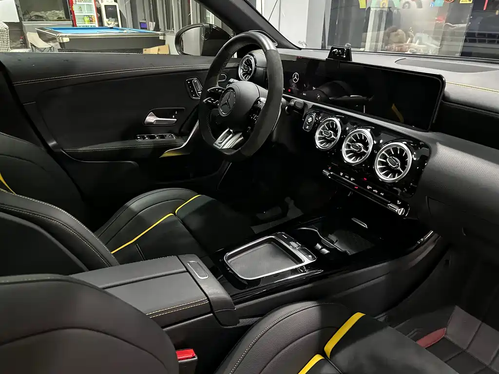 Mercedes-Benz Mercedes CLA AMG 2025 — фото 10