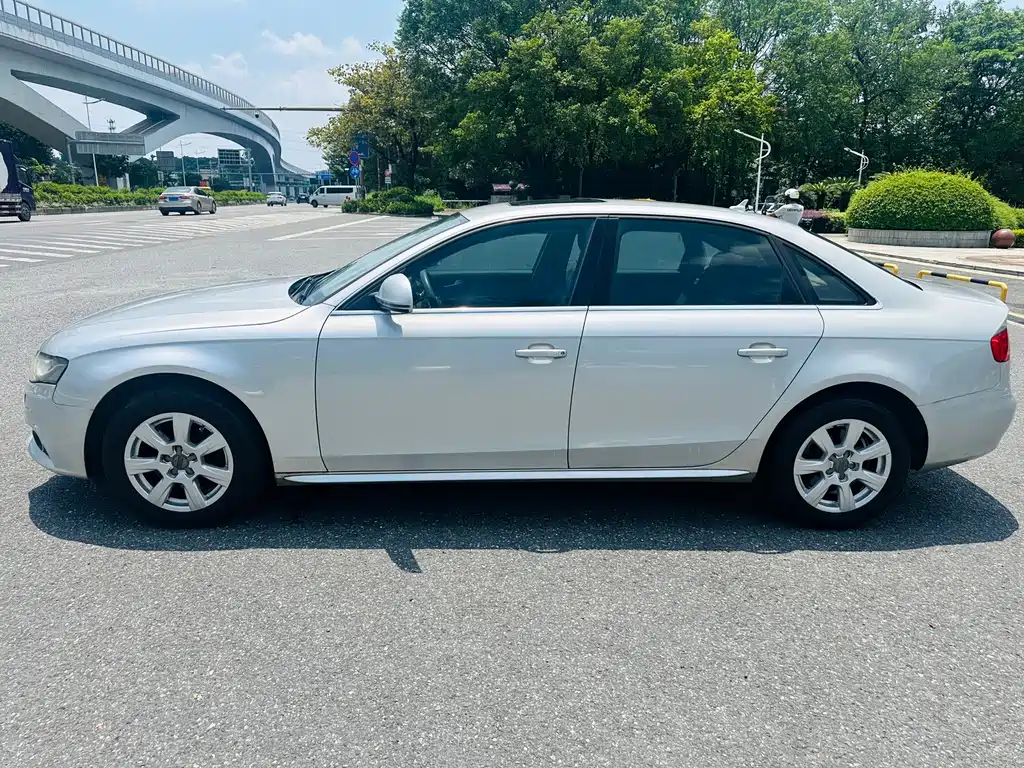Audi A4L 2011