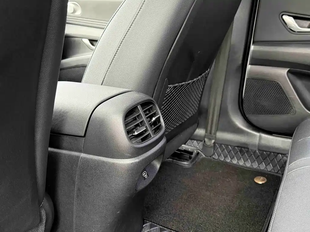 Hyundai Elantra 2024 — фото 12