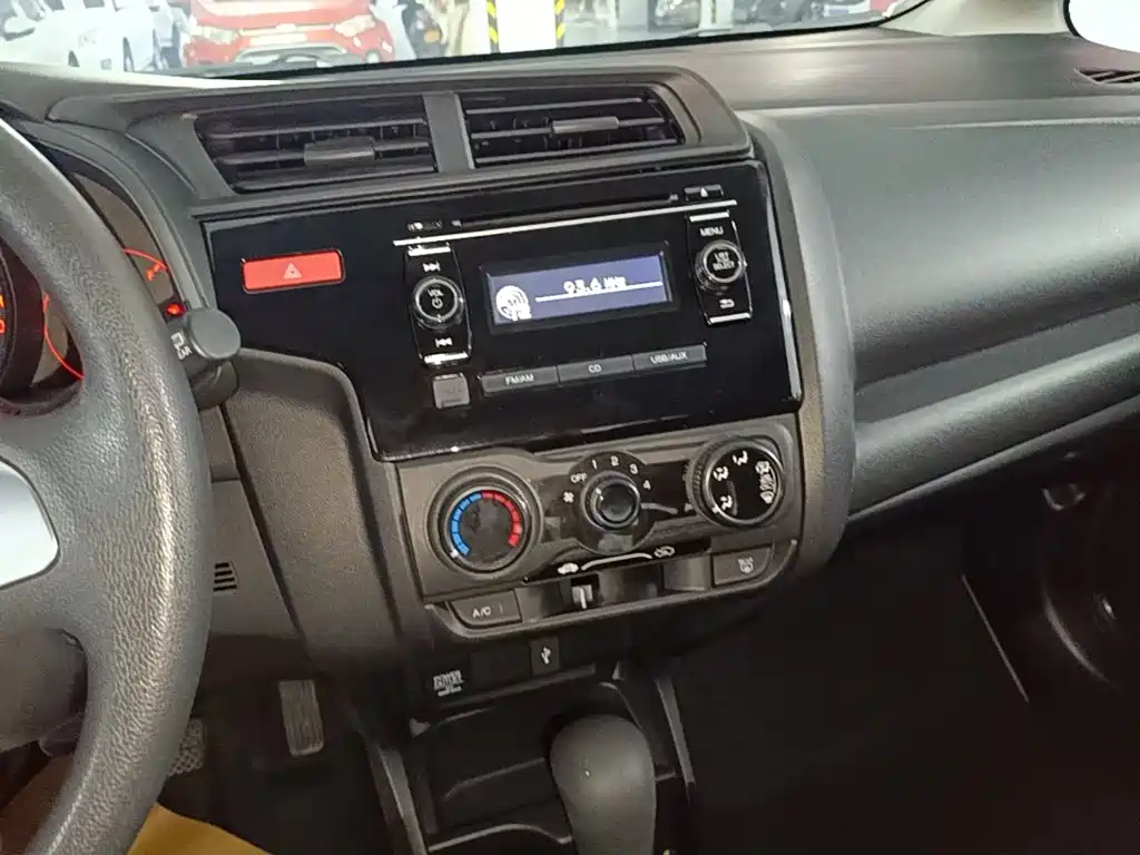 Honda Fit 2016 — фото 13