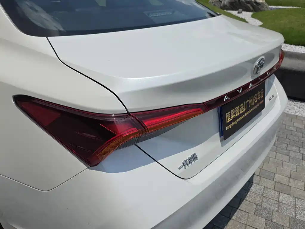 Toyota Avalon 2020 — фото 11