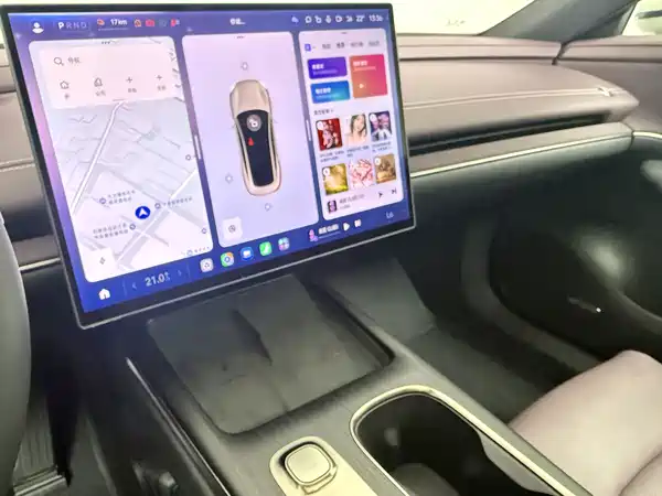 Xiaomi SU7 2025