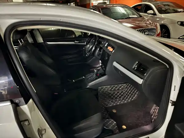 Volkswagen Sagitar 2017