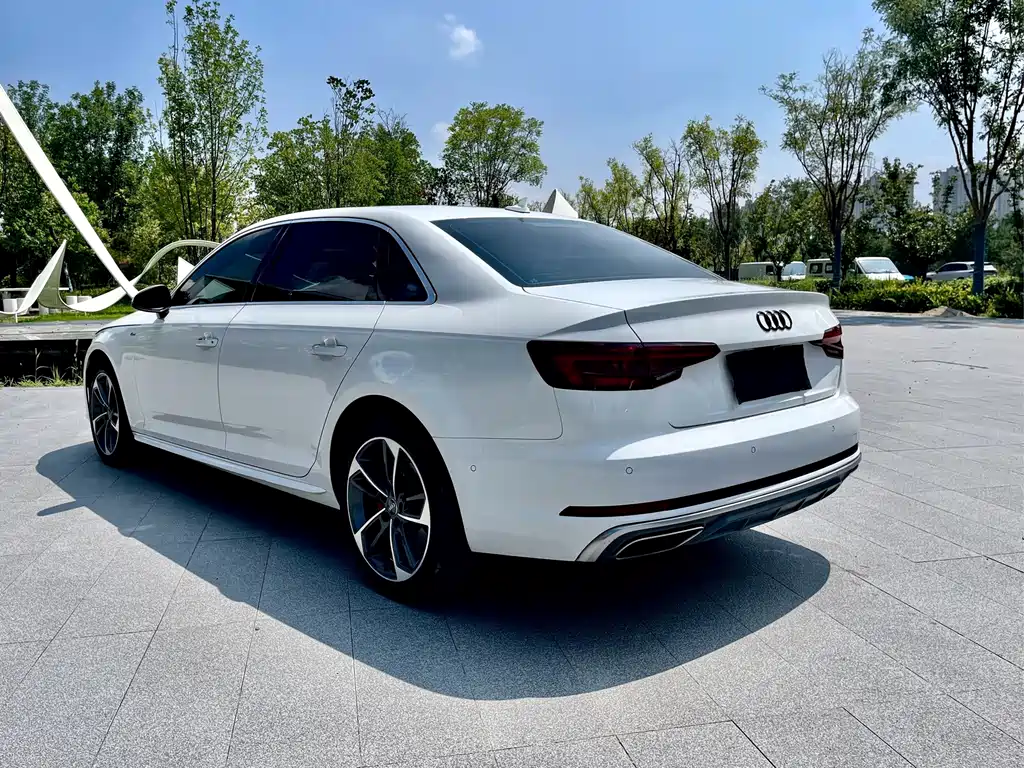 Audi A4L 2019 — фото 19