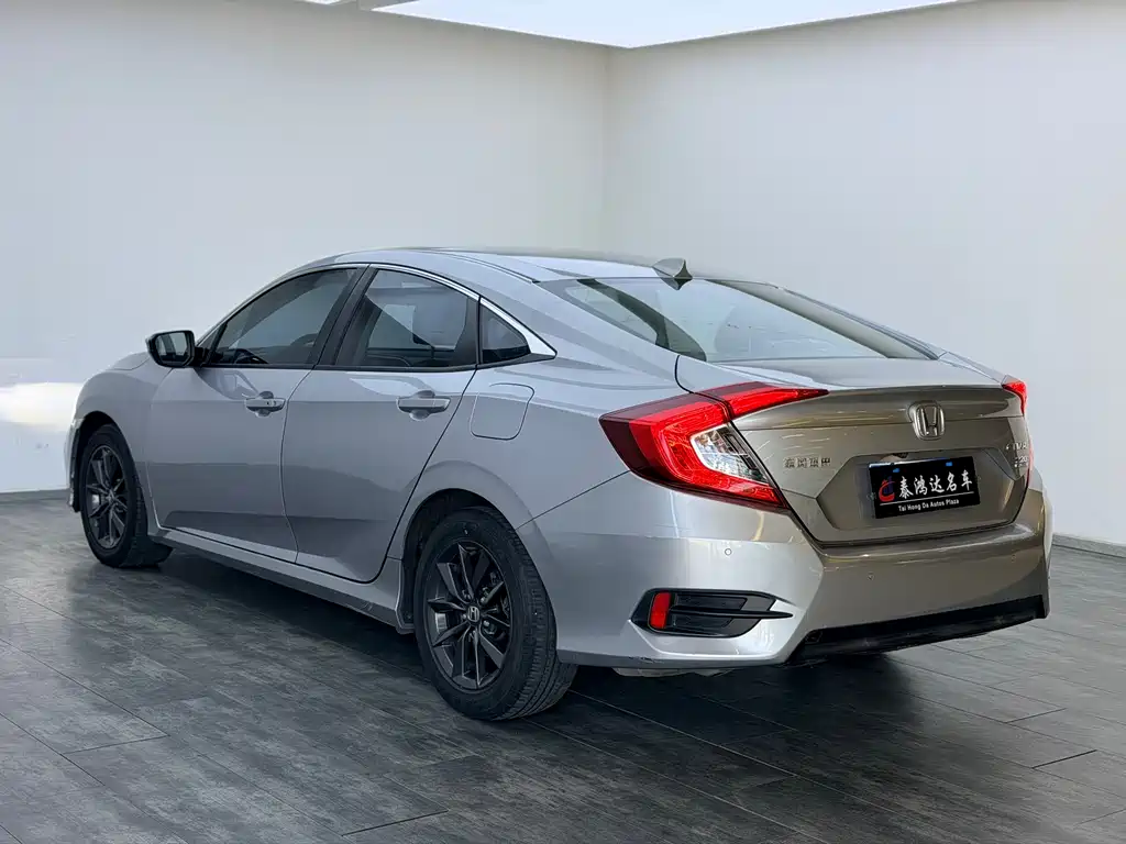 Honda Civic 2019 — фото 5