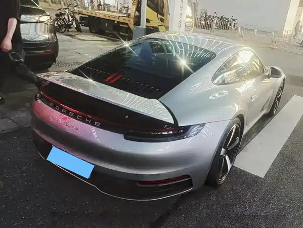 Porsche 911 2023