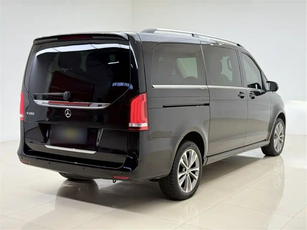Mercedes-Benz V-Class 2022 — фото 16