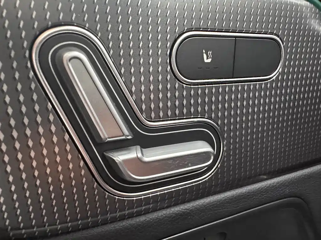 Mercedes-Benz EQB 2023 — фото 19