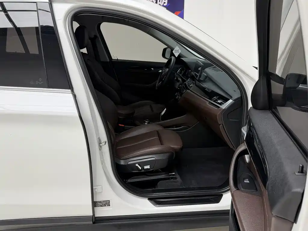 BMW X1 2021 — фото 11