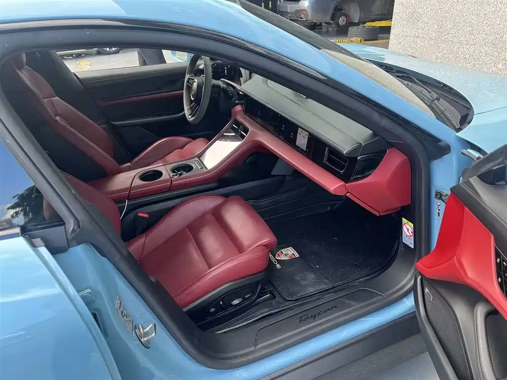 Porsche Taycan 2021