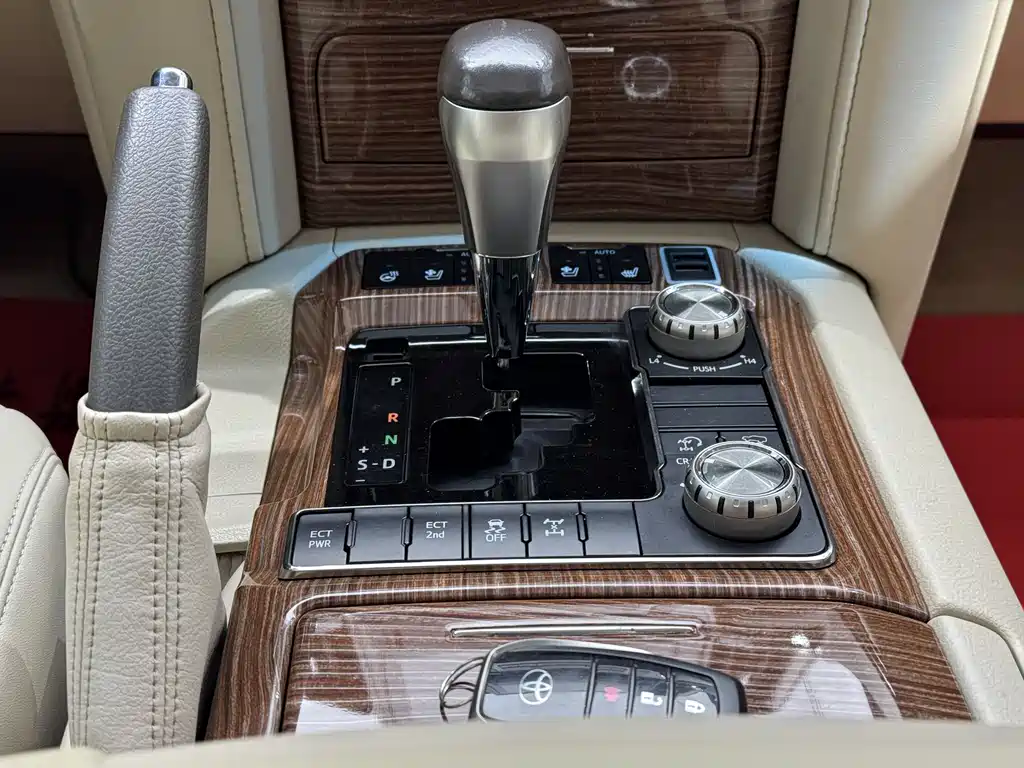 Toyota Land Cruiser 2019 — фото 12