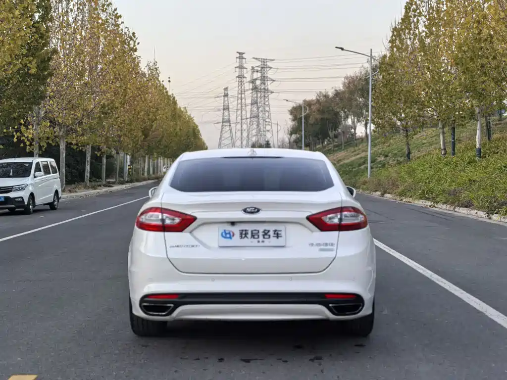 Ford Mondeo 2015 — фото 11