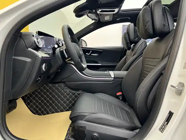 Mercedes-Benz C-Class 2025