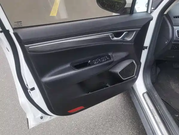 Geely Emgrand GS 2021